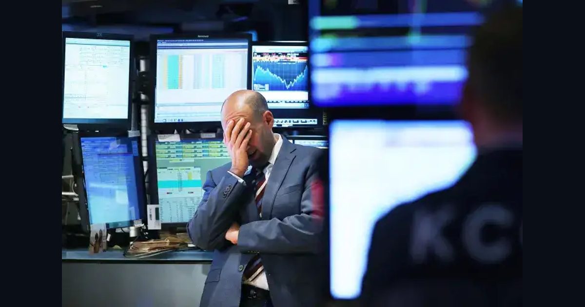 Tech Stocks Slide as Healthcare Leads a Mixed Wall Street Session